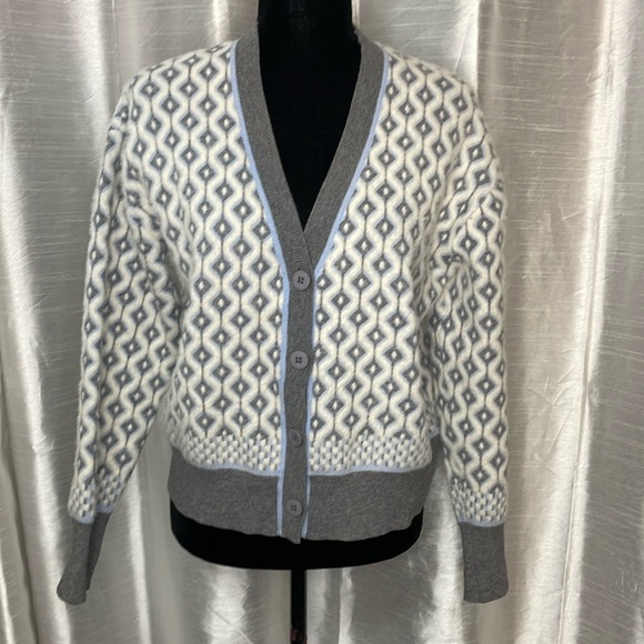 Cupcakes and Cashmere Women’s M Button Up V Neck - Picture 1 of 8